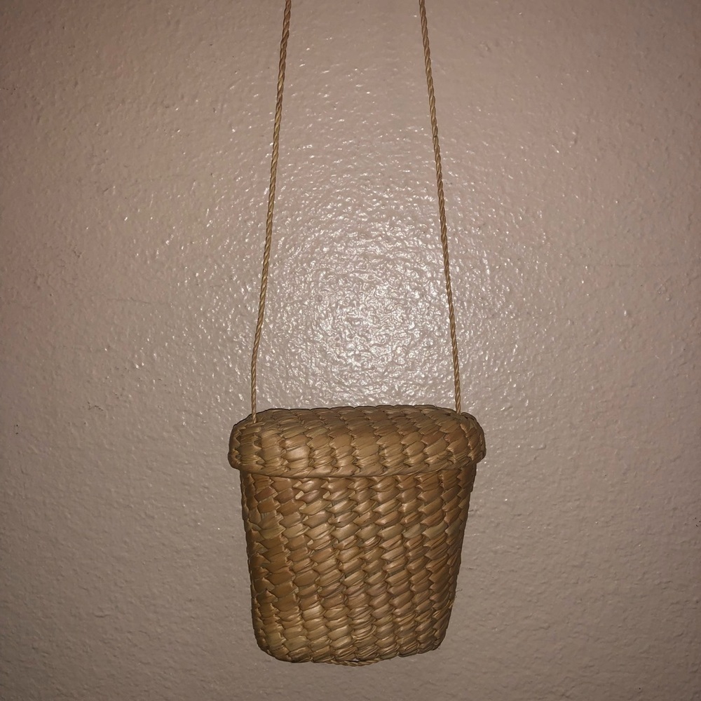 Vintage bohemian mini wicker basket mini bag. - Picture 3 of 6
